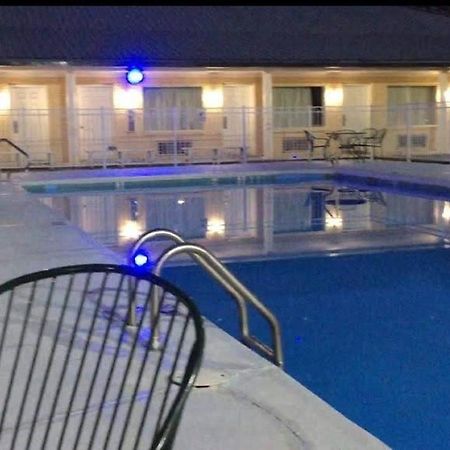 Stay Express Inn & Suites Demopolis Екстериор снимка