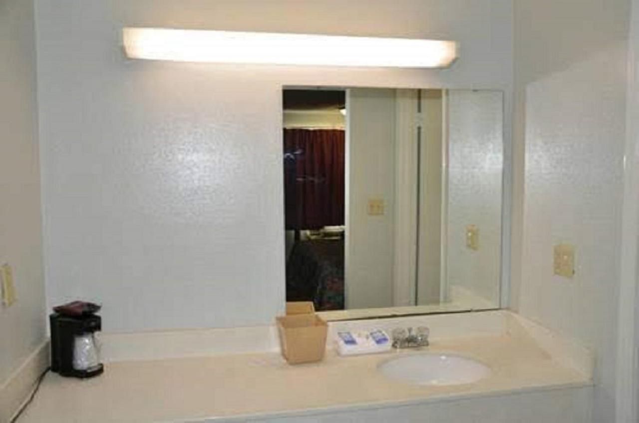 Stay Express Inn & Suites Demopolis Екстериор снимка